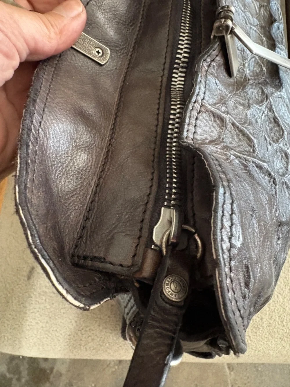 Campomaggi Shopping Embossed Leather Bag in Mahogany
